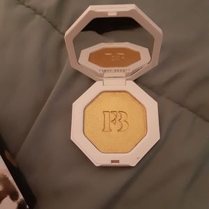 Fenty beauty killawat freestyle highlighter